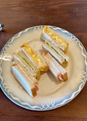 2022.12.cafe1.jpg